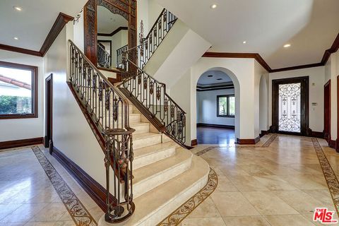 Tiny photo for 209 S Anita Avenue, Los Angeles, CA 90049 (MLS # 25575103)