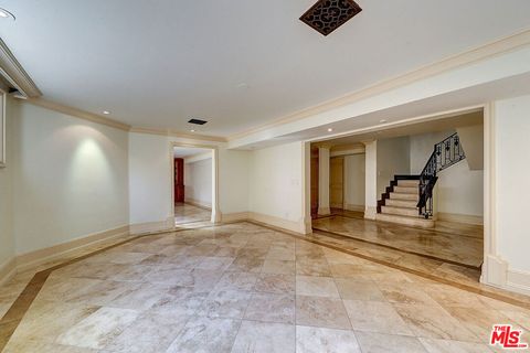 Tiny photo for 209 S Anita Avenue, Los Angeles, CA 90049 (MLS # 25575103)