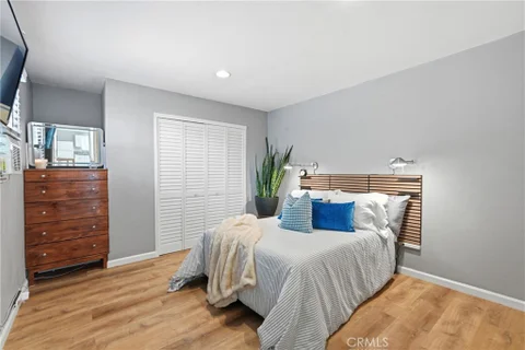 MLS: PV26090364