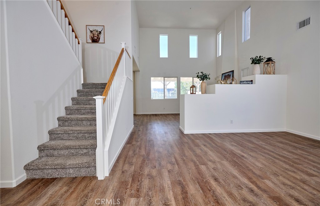 14887 Herschel Avenue