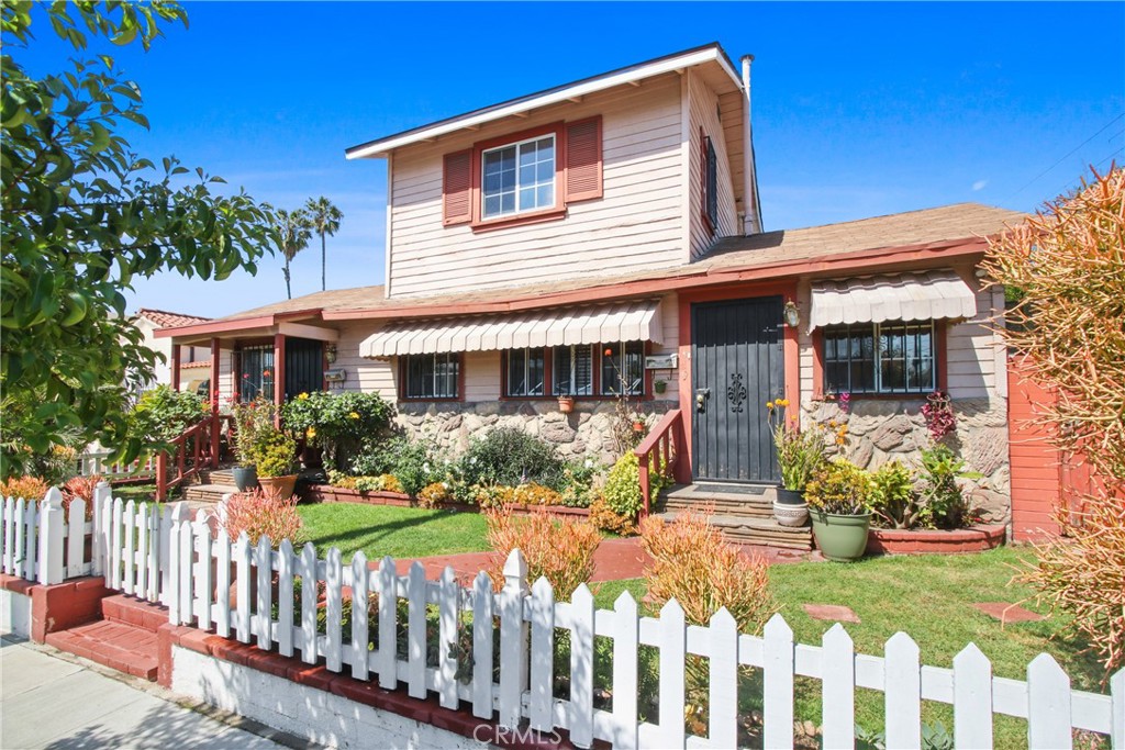 1419 S Redondo Boulevard
