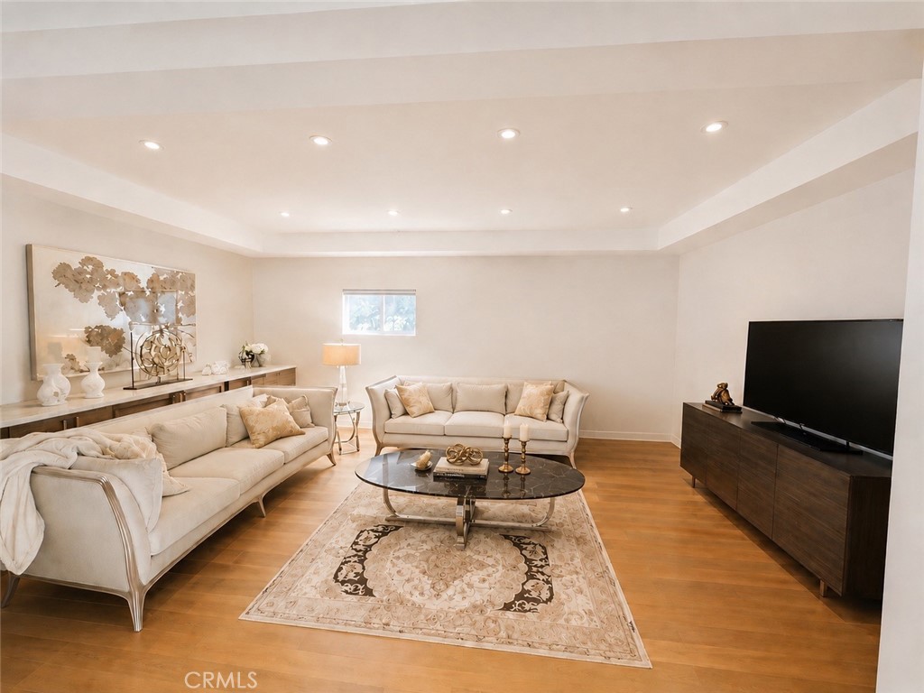 14721 Valley Vista