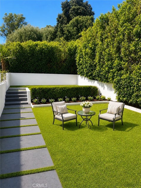Photo of 14721 Valley Vista BLVD, Sherman Oaks, CA 91403 (MLS # SR26116249)