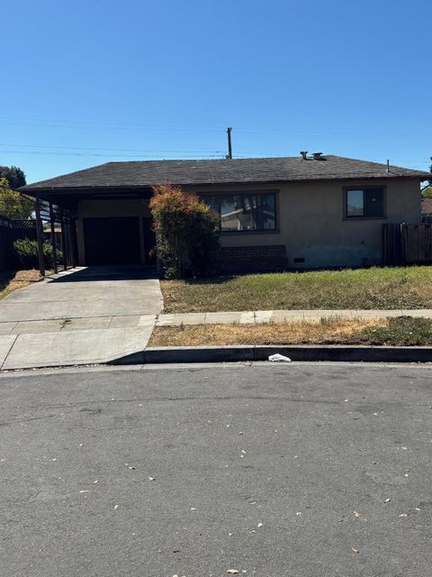 Photo of 236 Eureka Court, Sunnyvale, CA 94085 (MLS # ML82040097)