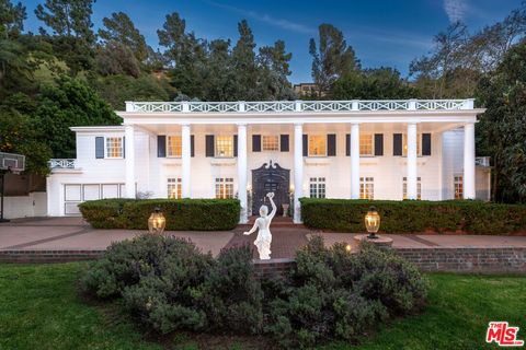 Photo of 1148 COLDWATER CANYON Drive, Beverly Hills, CA 90210 (MLS # 26649193)