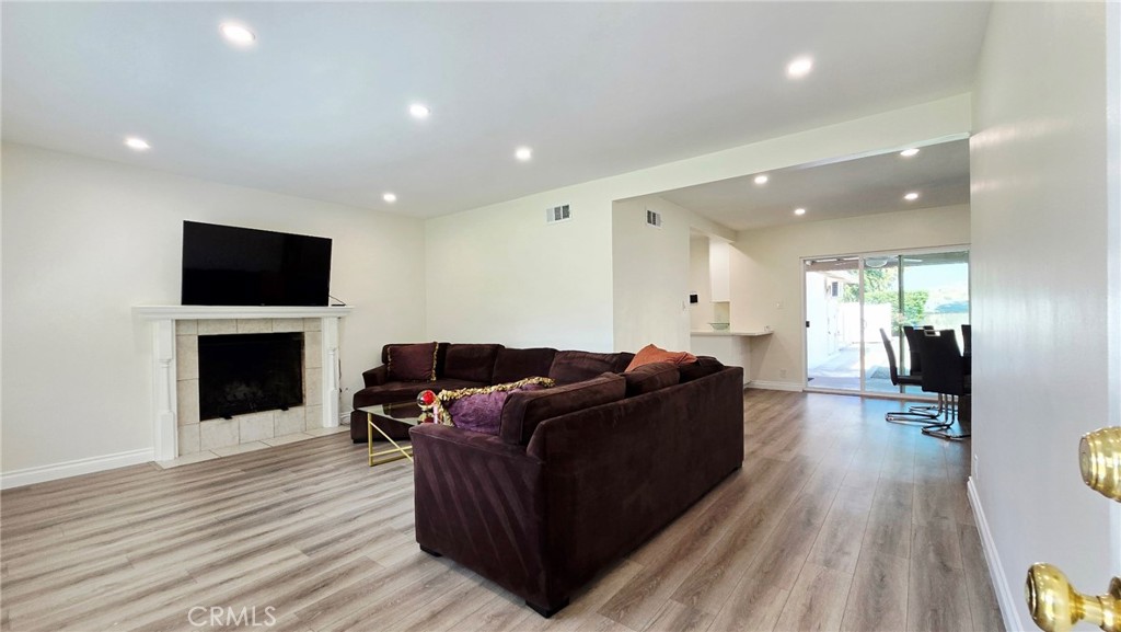 Properties 4 11141 Mcvine Avenue