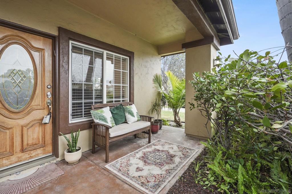 4592 Altadena Ave
