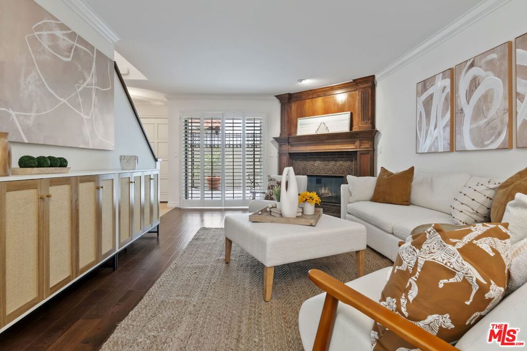 1011 5th Street 2