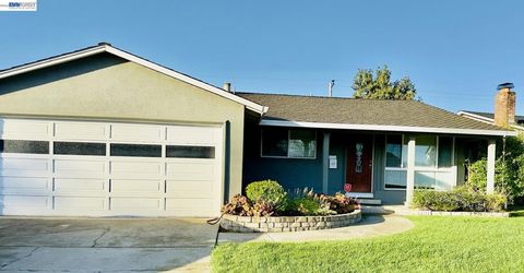 Photo of 4514 Wheeler Dr Dr, Fremont, CA 94538 (MLS # 41129837)