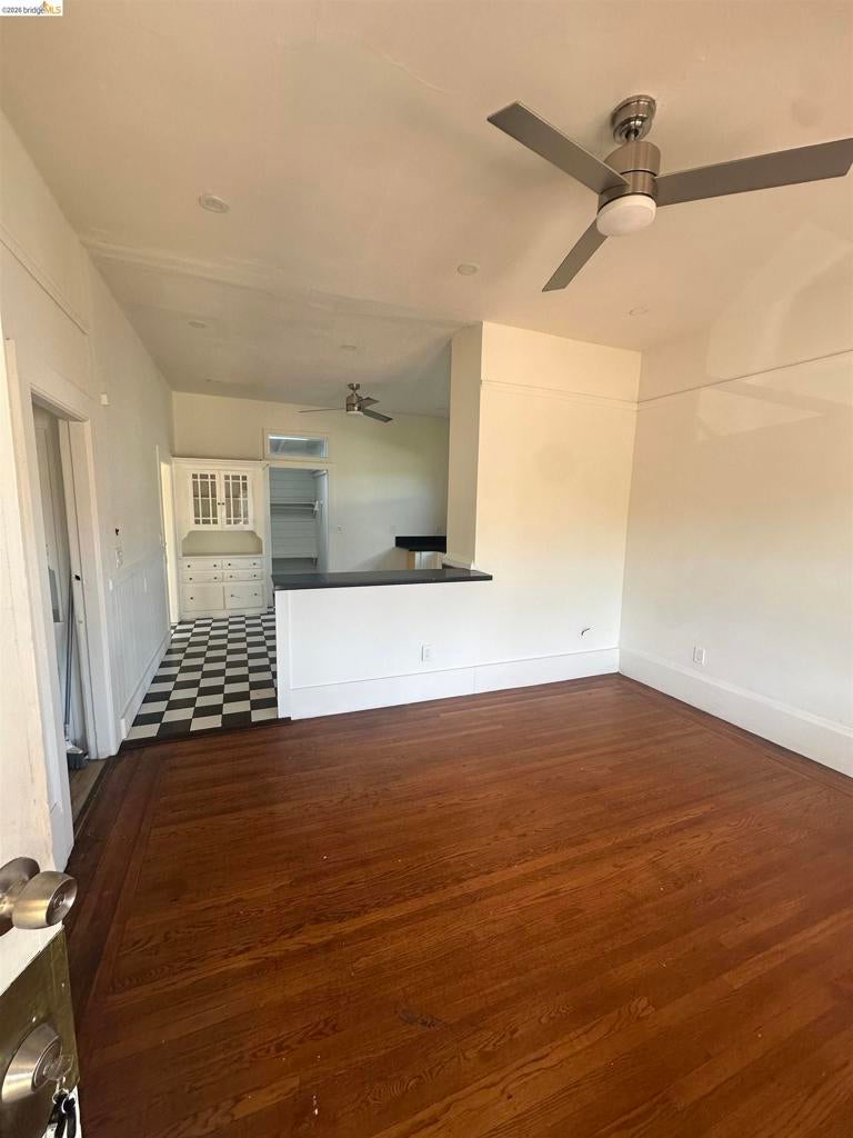 2423 Market St ST, Oakland CA 94607