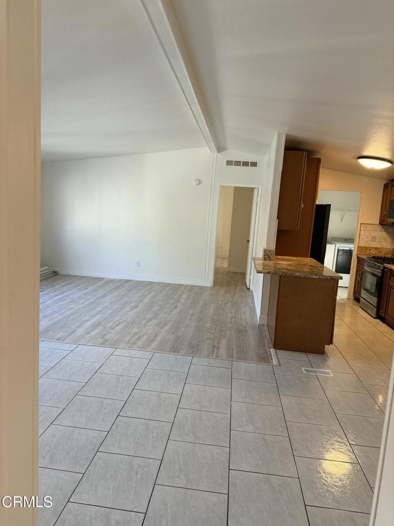 1407 Peach Avenue 14