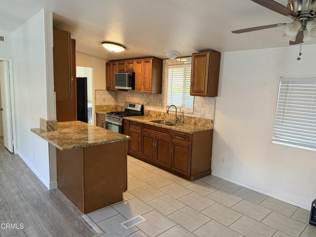 1407 Peach Avenue 14