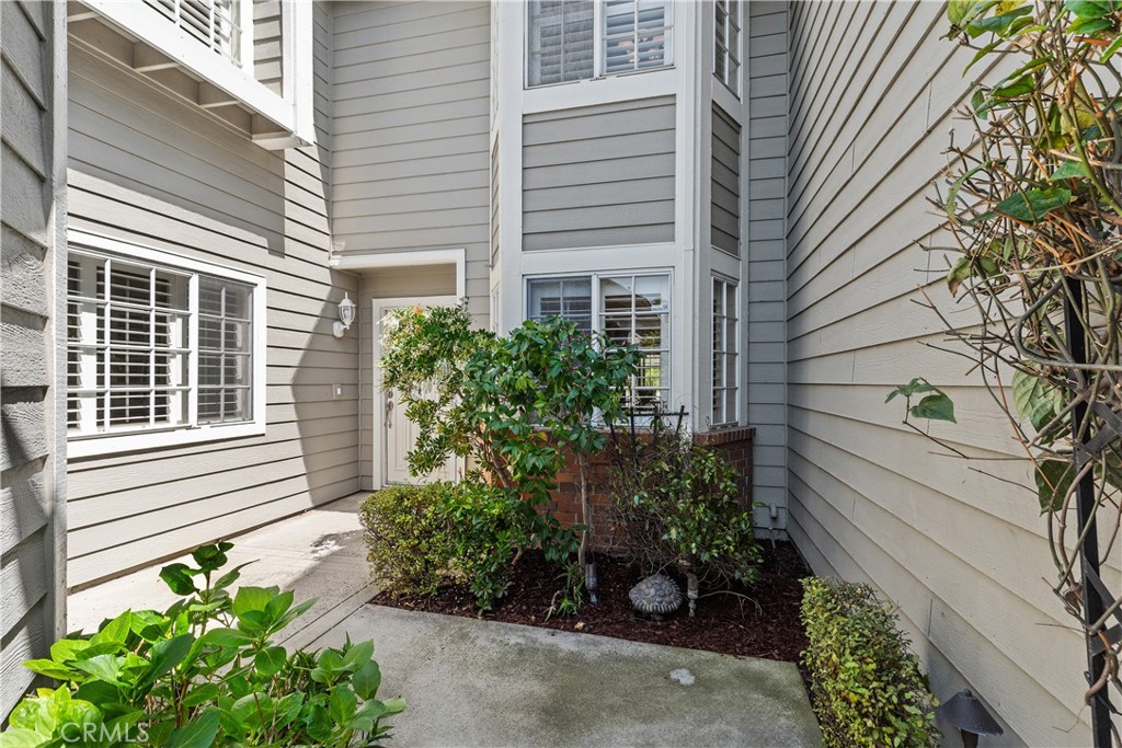 631 Holbrook Court 102