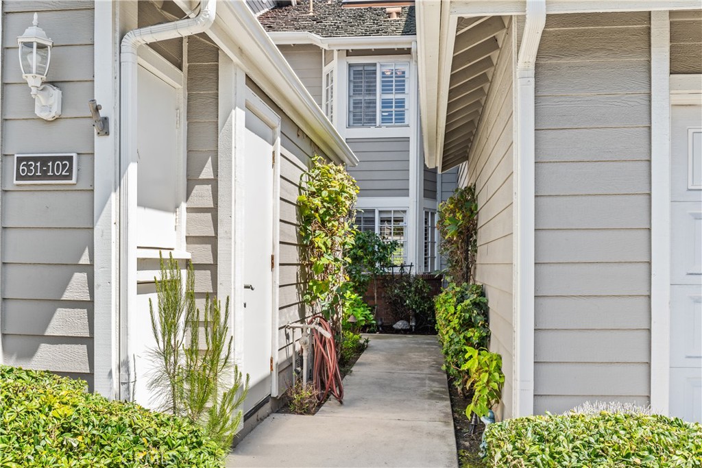 631 Holbrook Court 102