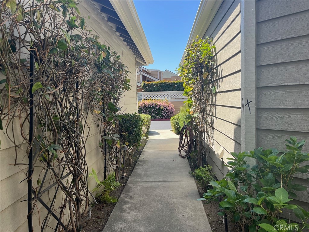 631 Holbrook Court 102