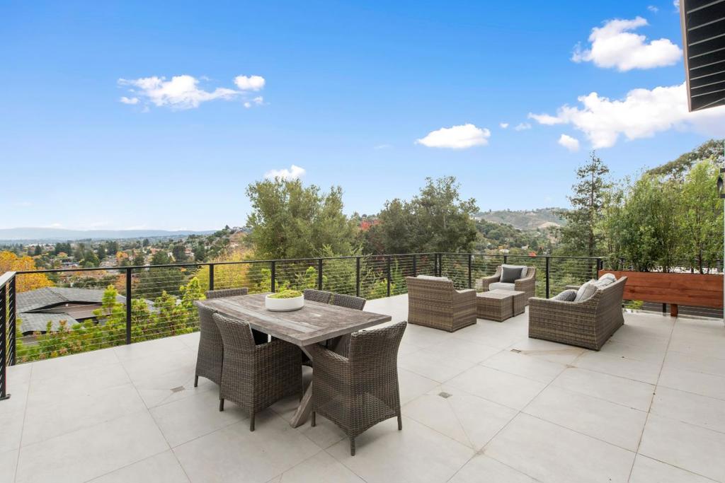 21 Highland Avenue