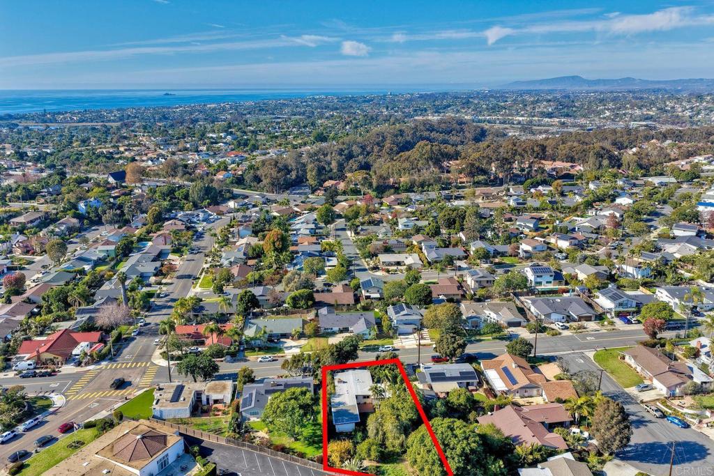 2035 Basswood Avenue