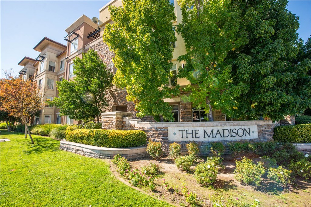 Welcome to The Madison at Town Center where resort-style sophistication meets urban convenience. This beautifully upgraded one-bedroom, one-bath condominium offers approximately 800 square feet of modern comfort and refined style.
Step inside to an open-concept living area highlighted by stylish laminate wood-look flooring and abundant natural light. The gourmet kitchen features sleek quartz countertops, stainless steel appliances, and contemporary fixtures, perfect for both everyday living and entertaining. The spacious bedroom includes a generous walk-in closet, while the full bath showcases clean lines and elegant finishes. Additional touches such as in-unit laundry and central air and heat ensure comfort and convenience year-round.
Built in 2003, this sought-after community offers resort style amenities including secure garage parking with guest access, a sparkling pool and spa, a well-equipped fitness center, clubhouse, and inviting outdoor entertaining areas. Just steps away, residents can enjoy an array of shopping, dining, and nightlife options all within a lively and walkable setting.
Experience elevated living at its finest, where modern design and everyday convenience come together seamlessly.