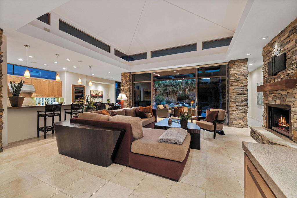 1134 Lake Vista