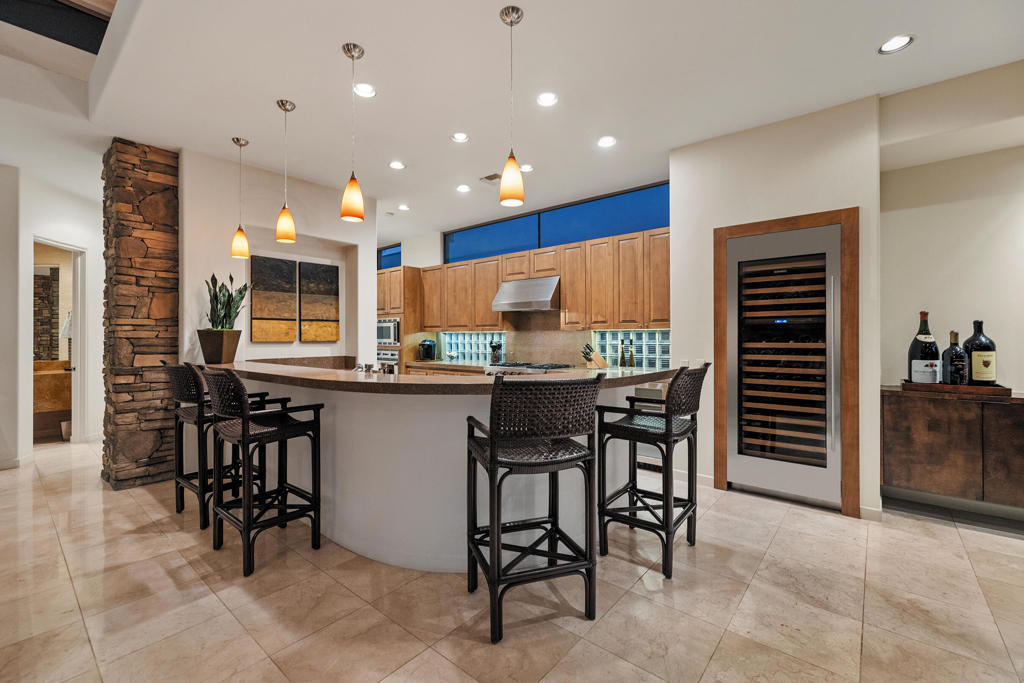 1134 Lake Vista