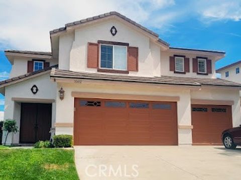 Photo of 30432 Vineyard Ln, Castaic, CA 91384 (MLS # SR26068692)