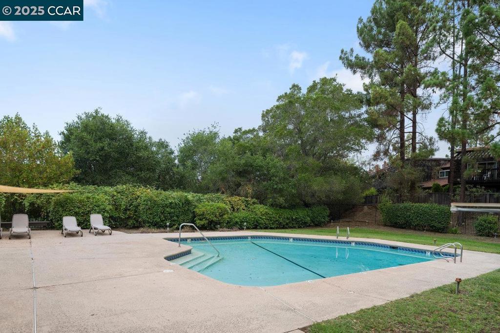 BRIAR RIDGE - Residential
