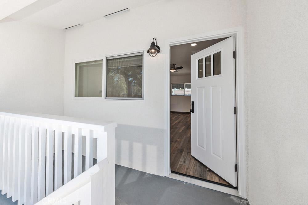 COMPLETELY REMODELED CRAFTSMAN STYLE STUDIO IN OLD TOWN ORANGE. 5-MINUTES DISTANCE TO OLD TOWN ORANGE CENTER, CHAPMAN UNIVERSITY, METROLINK, PERFORMING ART CENTER THIS PROPERTY OFFERS: ENCLOSED SHARE PATIO, CENTRAL AIR CONDITIONING AND HEATING, TILE FLOOR, GRANITE CAMBRIA COUNTERTOPS, ALL NEWER STAINLESS STEEL APPLIANCES.