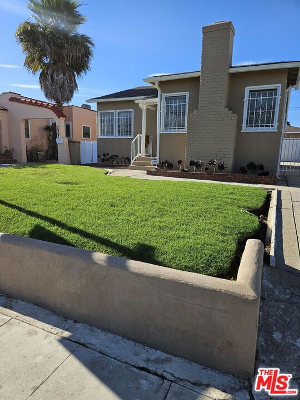 Photo of 3961 W 64th Street, Los Angeles, CA 90043 (MLS # 25563099)
