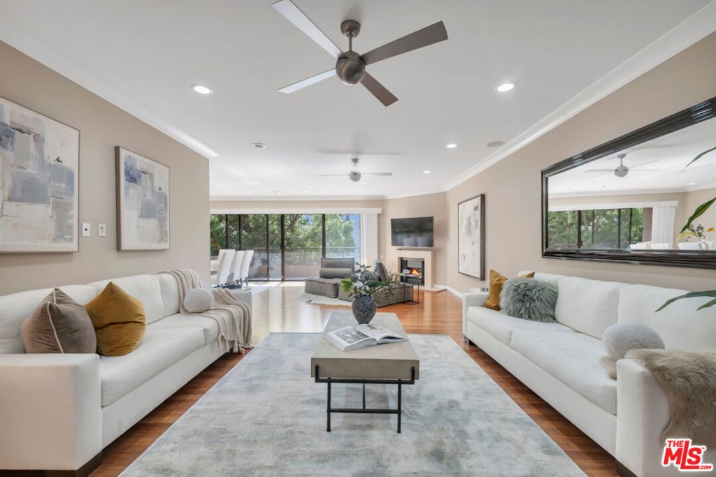 Photo of 1124 N Kings Road #106, West Hollywood, CA 90069 (MLS # 25543577)