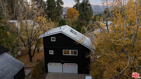 MLS: 26847541