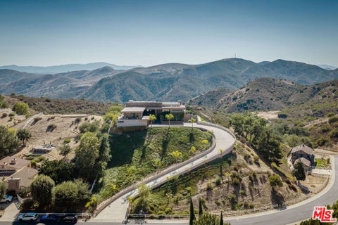 Photo of 9 Morgan Road, Bell Canyon, CA 91307 (MLS # 26994681)