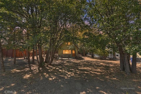 Photo of 476 San Bernardino AVE, Sugarloaf, CA 92386 (MLS # IG26192928)