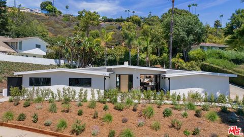 Tiny photo for 13535 Bayliss Road, Los Angeles, CA 90049 (MLS # 25588291)