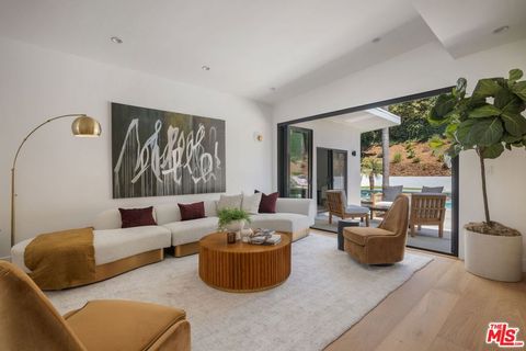 Tiny photo for 13535 Bayliss Road, Los Angeles, CA 90049 (MLS # 25588291)