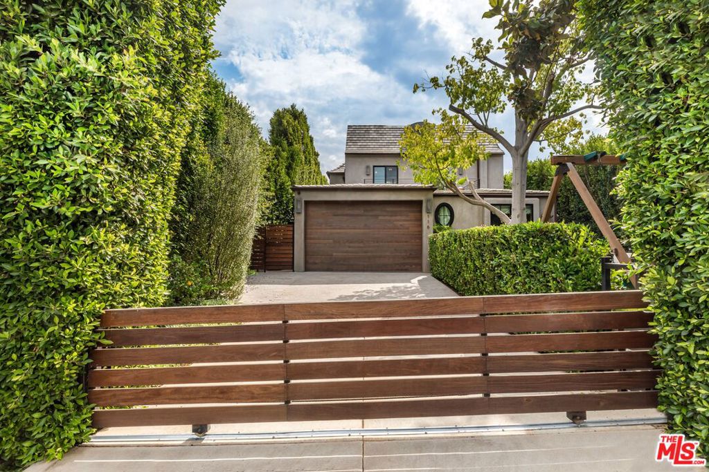 116 S Carmelina Avenue