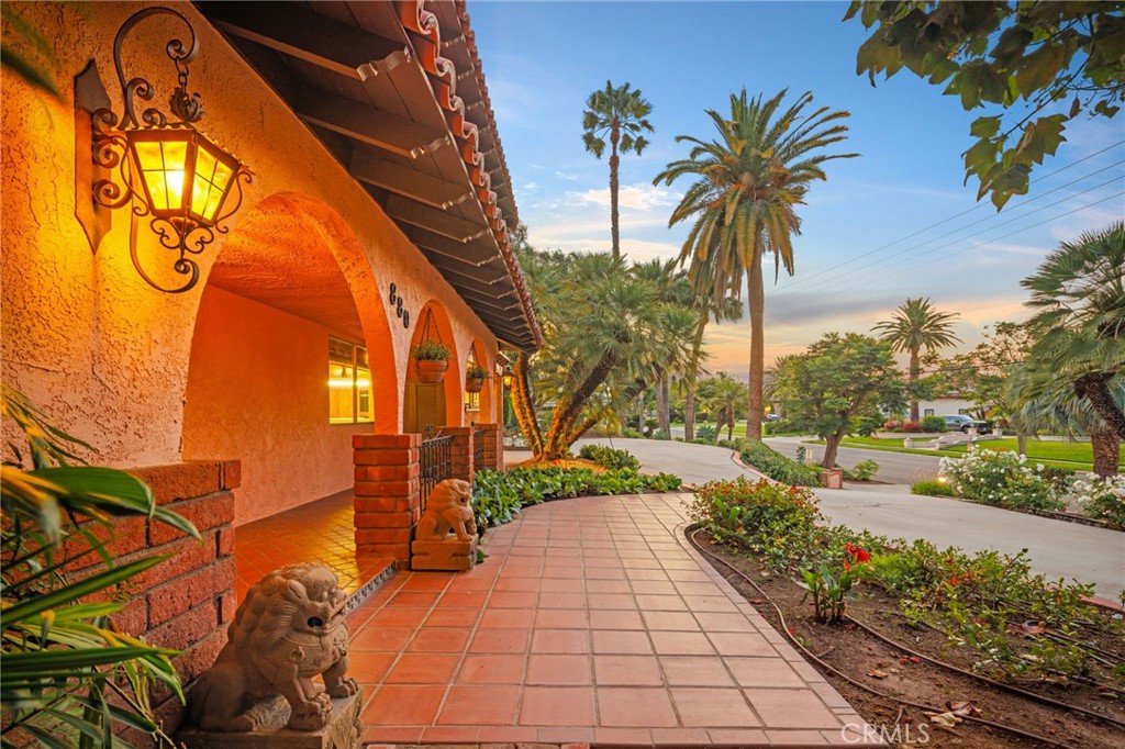 880 Encanto Street