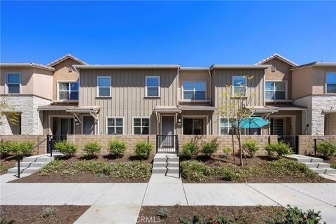 Photo of 22886 Concord Dr, Saugus, CA 91350 (MLS # SR26065074)