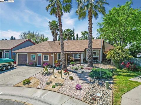 7677 Copper Cove Pl Antelope CA 95843