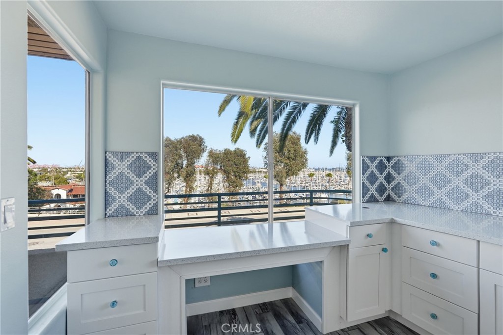 2222 S Mesa 8