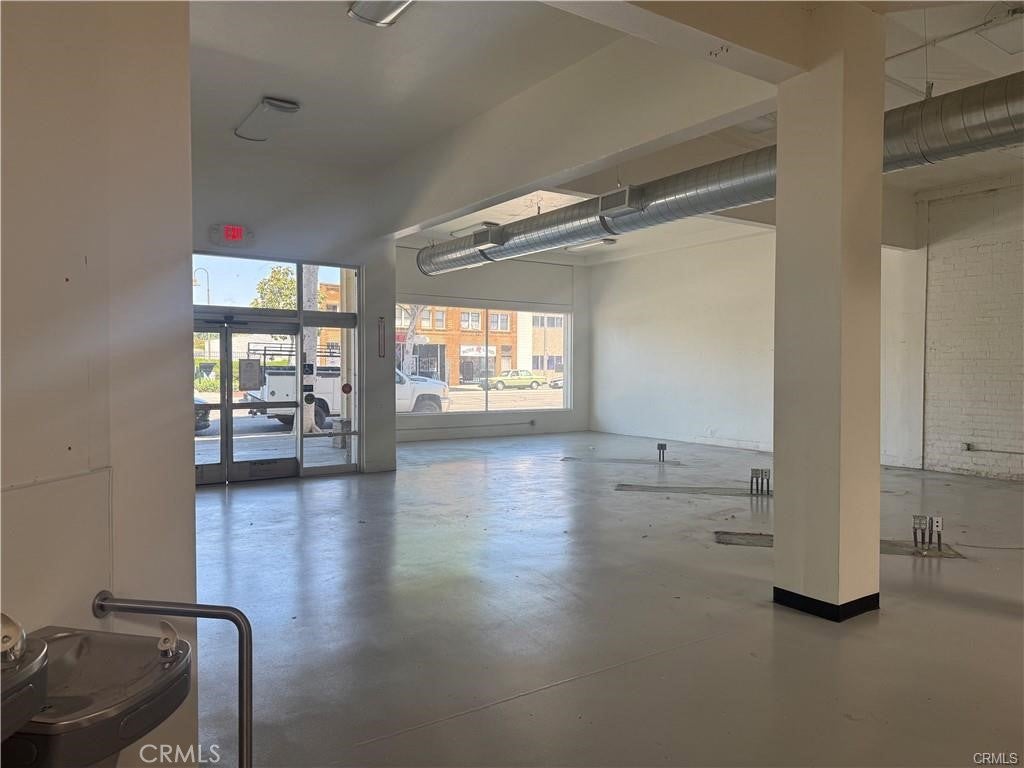 218 W Commonwealth