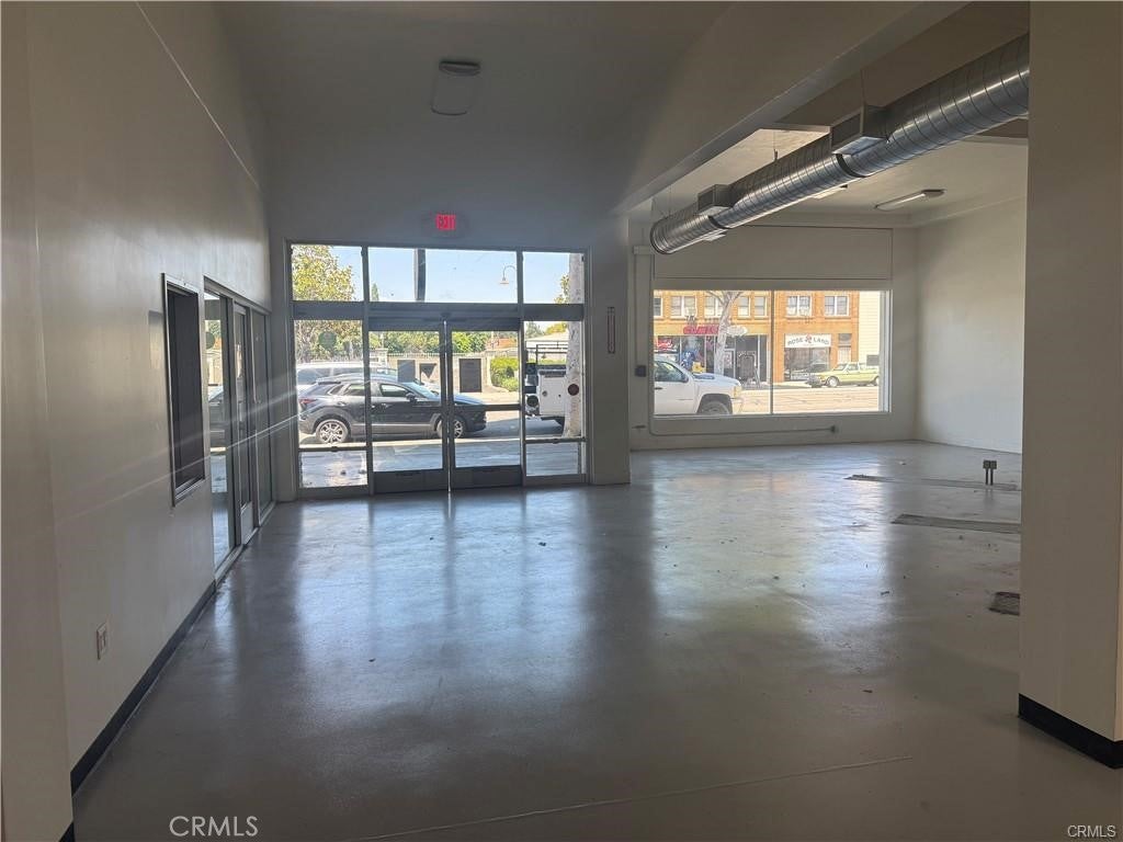 218 W Commonwealth