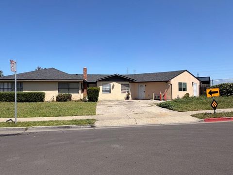 Photo of 2895 Fordham Street, East Palo Alto, CA 94303 (MLS # ML82044969)