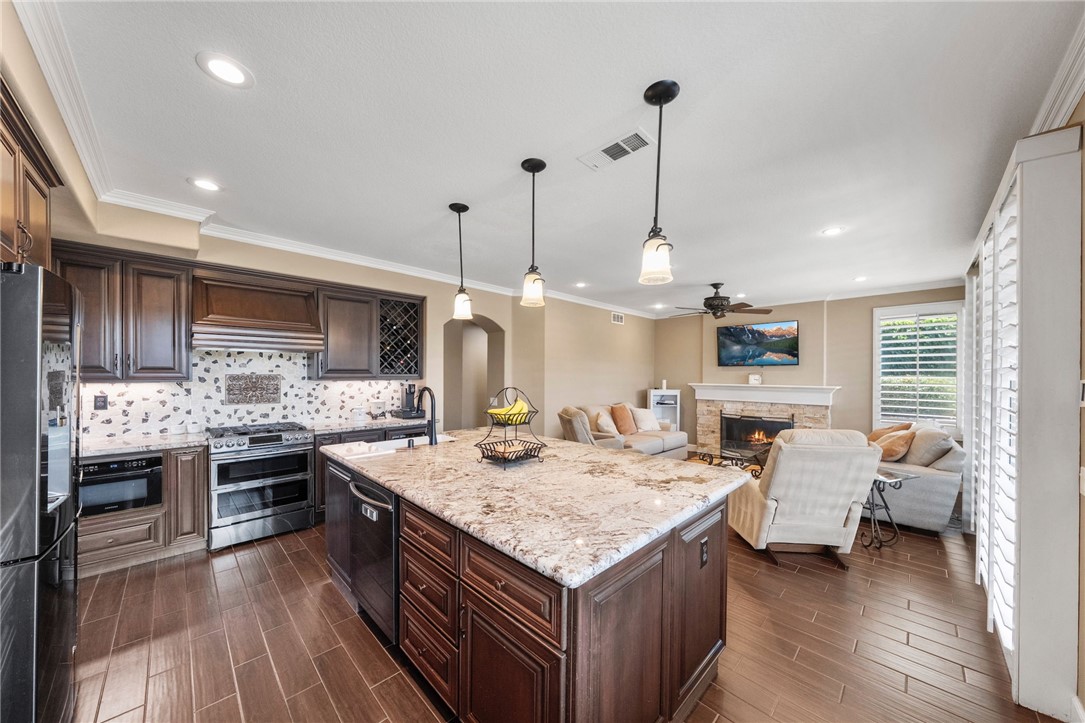 951 S Creekview Lane