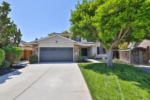 Photo of 926 Mesa Oak Court, Sunnyvale, CA 94086 (MLS # ML82057450)