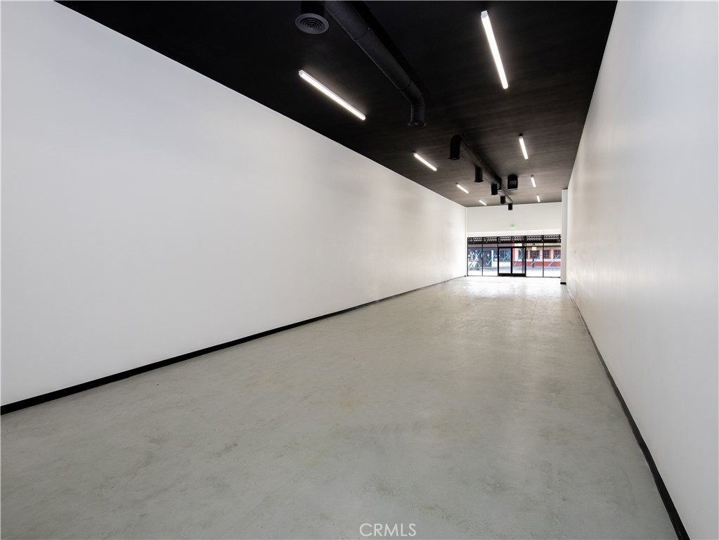 212 N San Fernando Boulevard
