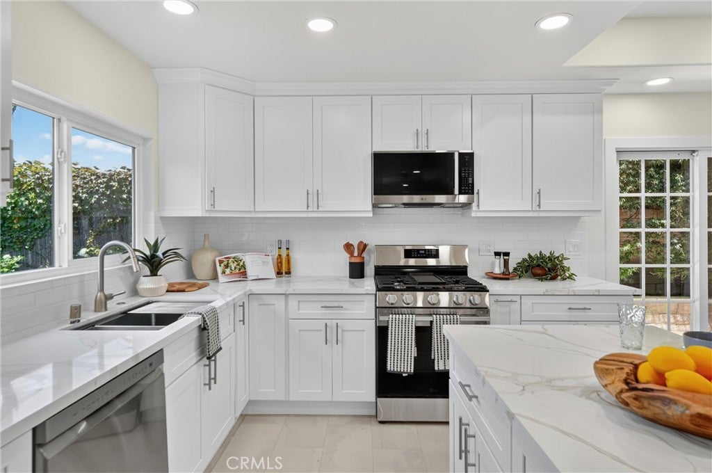 20911 Charwood, Huntington Beach CA 92646 - Photo 12