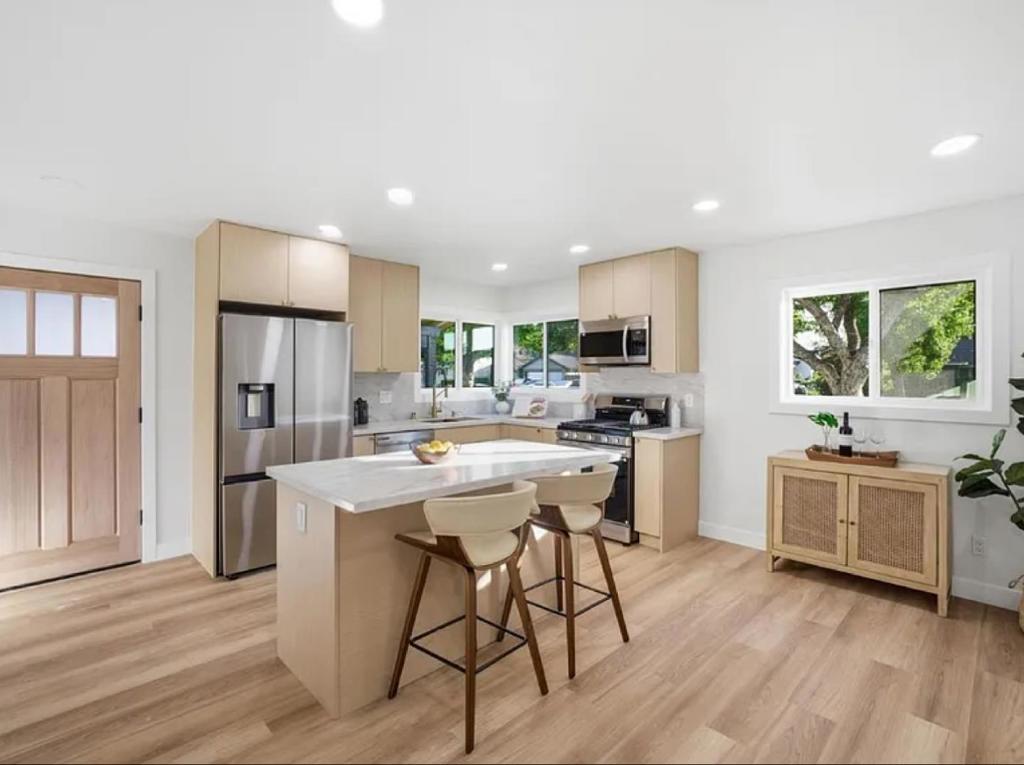 5430 Clovercrest Drive