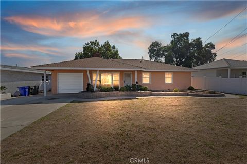 Photo of 17229 Hibiscus St, Fontana, CA 92335 (MLS # IG25249111)