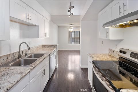 Photo of 433 S Manhattan Pl #209, Los Angeles, CA 90020 (MLS # WS26007181)