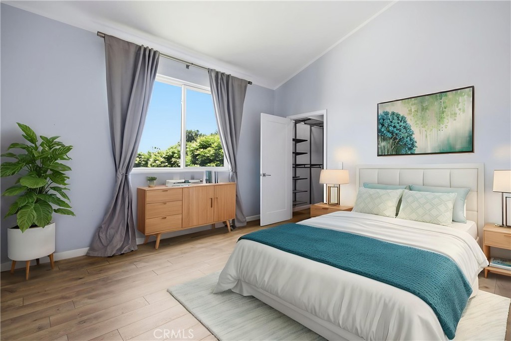 6323 Reseda 65
